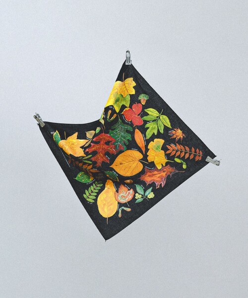bpr BEAMS(ビーピーアール ビームス )の「【別注】THE PRINTED IMAGE / BANDANA(ハンカチ/ハンドタオル・レディース・ホワイト系その他2/ホワイト系その他4/オフホワイト/ナチュラル/ブラック系その他/ホワイト系その他5/ホワイト系その他6/ホワイト系その他7/ホワイト/ホワイト系その他3/ライトグレー・ONE SIZE)」の4枚目の写真
