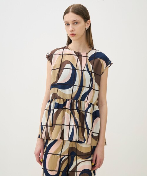 TOMORROWLAND collection（トゥモローランドコレクション）の「【WEB先行予約】アイレットウェーブプリント チュチュブラウス（シャツ/ブラウス・レディース・ベージュ系その他/グリーン系その他・36）」の4枚目の写真