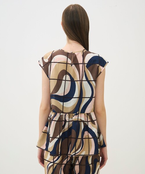 TOMORROWLAND collection（トゥモローランドコレクション）の「【WEB先行予約】アイレットウェーブプリント チュチュブラウス（シャツ/ブラウス・レディース・ベージュ系その他/グリーン系その他・36）」の6枚目の写真