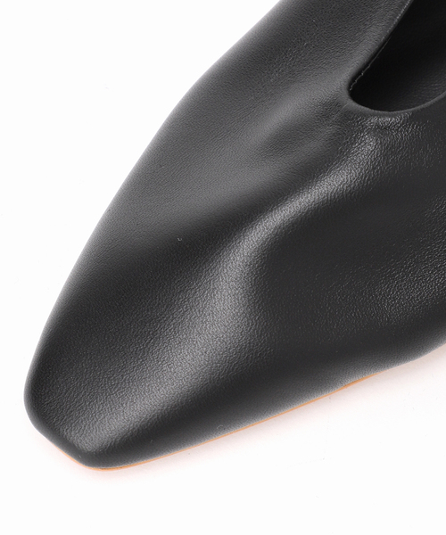 Spick & Span（スピックアンドスパン）の「《WEB限定サイズあり / 追加》Spick & Span ポインテッドフラット（その他シューズ・レディース・ブラック/ベージュ・38/37/36/35）」の14枚目の写真