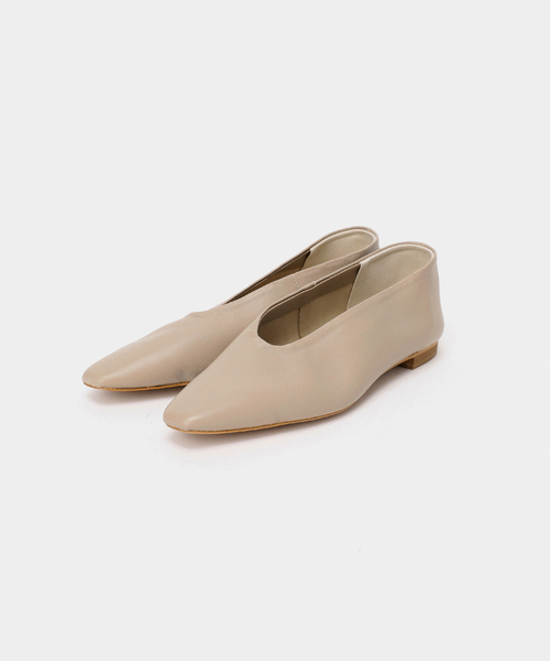 Spick & Span（スピックアンドスパン）の「《WEB限定サイズあり / 追加》Spick & Span ポインテッドフラット（その他シューズ・レディース・ブラック/ベージュ・38/37/36/35）」の15枚目の写真