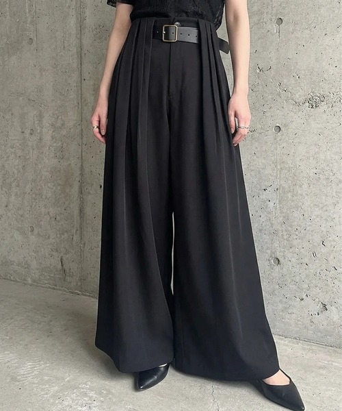 ベルト付きワイドパンツ