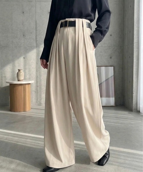 deux amour(ドゥーザムール)の「ベルト付きワイドパンツ(スウェットパンツ・レディース・ブラック/アイボリー・SMALL/MEDIUM)」の5枚目の写真