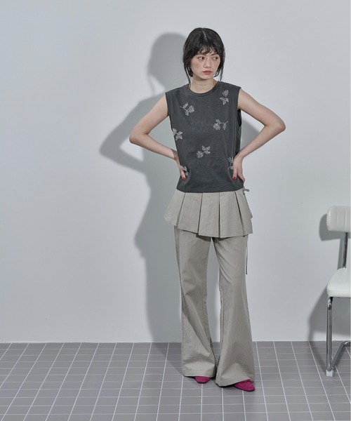 THE YOn(ザヨン)の「フラワービーズ刺繍ノースリT(Tシャツ/カットソー・レディース・チャコールグレー/アイボリー・FREE)」の13枚目の写真