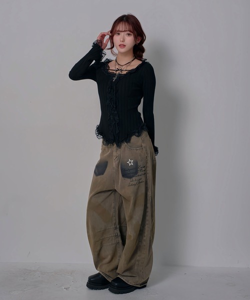 Diable baiser(ディアブルベーゼ)の「プリント入りブラウン加工バレルデニムパンツ(デニムパンツ・レディース・ブラウン・LL/LARGE/MEDIUM)」の5枚目の写真