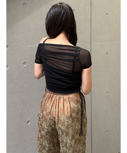 MURUA(ムルーア)の「タックドロストシアートップス 夏服(Tシャツ/カットソー・レディース・ブルー/ブラウン/ブラック・FREE)」の5枚目の写真