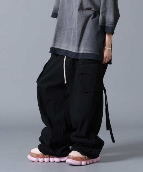 DANKE SCHON(ダンケシェーン)の「【WEB&DEPOT限定】DankeSchon/ダンケシェーン/MULTI POCKET DENIM CARGO PANTS(デニムパンツ・メンズ・ホワイト/グレー/ブラック・L/M/S)」の1枚目の写真