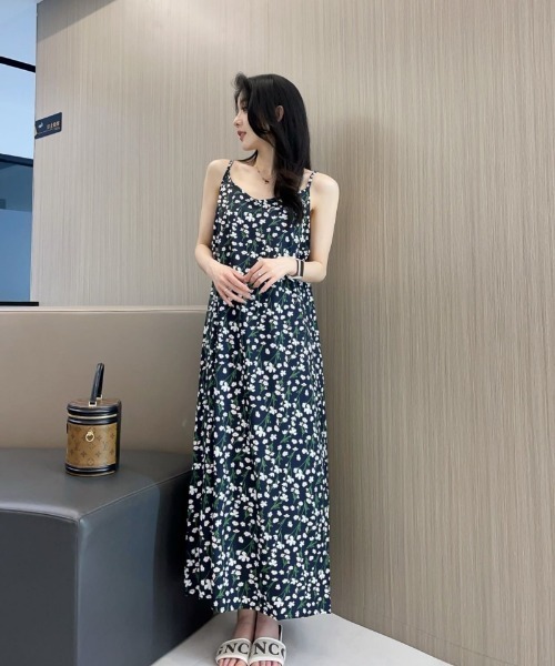 Ritzy(リッツィー)の「花柄 ロング丈 キャミソールワンピース(ワンピース・レディース・ネイビー/グリーン/ホワイト/ブラック・FREE)」の5枚目の写真