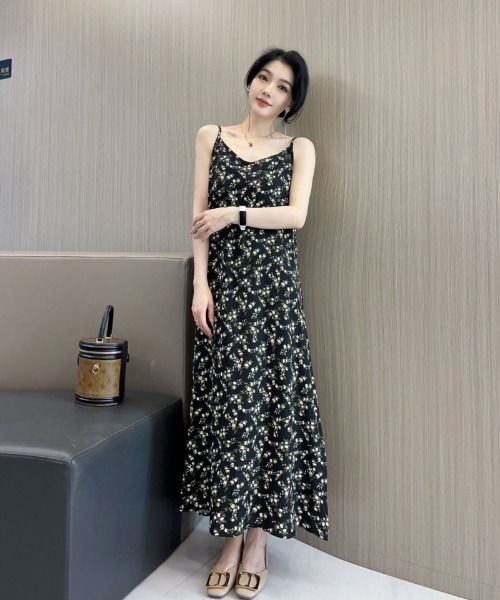Ritzy(リッツィー)の「花柄 ロング丈 キャミソールワンピース(ワンピース・レディース・ネイビー/グリーン/ホワイト/ブラック・FREE)」の7枚目の写真