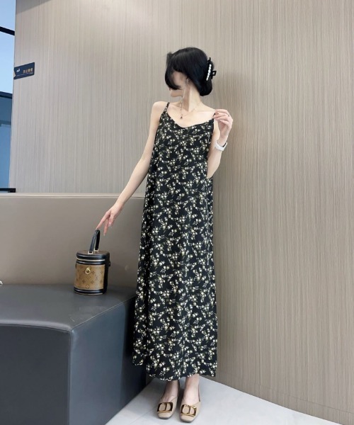 Ritzy(リッツィー)の「花柄 ロング丈 キャミソールワンピース(ワンピース・レディース・ネイビー/グリーン/ホワイト/ブラック・FREE)」の8枚目の写真