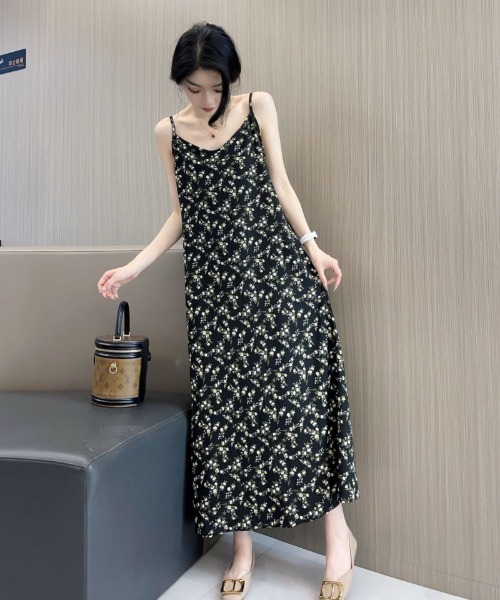 Ritzy(リッツィー)の「花柄 ロング丈 キャミソールワンピース(ワンピース・レディース・ネイビー/グリーン/ホワイト/ブラック・FREE)」の9枚目の写真