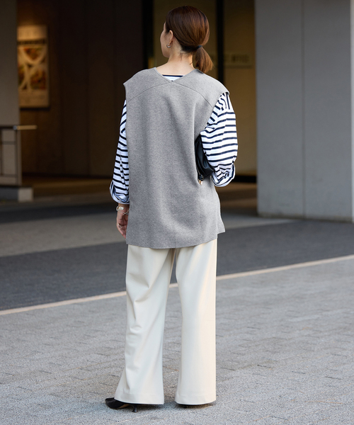 SLOBE IENA（スローブイエナ）の「《WEB限定/追加》ダブルフェイスコットンニットベスト（ベスト・レディース・ブラック/チャコールグレー・FREE）」の22枚目の写真