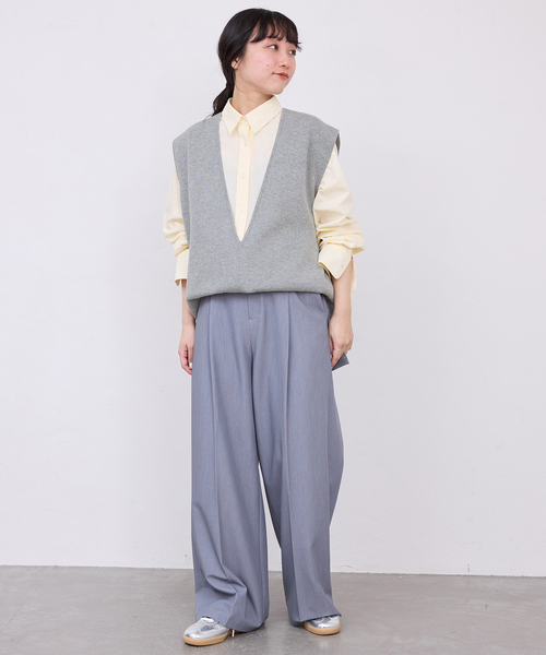 SLOBE IENA（スローブイエナ）の「《WEB限定/追加》ダブルフェイスコットンニットベスト（ベスト・レディース・ブラック/チャコールグレー・FREE）」の17枚目の写真