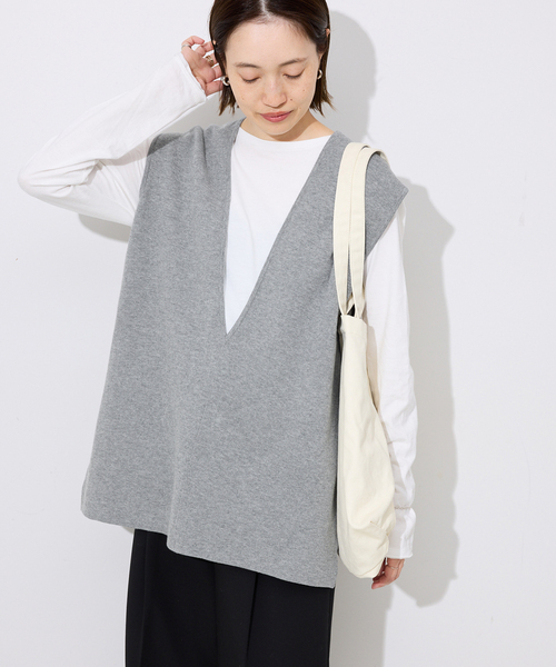 SLOBE IENA（スローブイエナ）の「《WEB限定/追加》ダブルフェイスコットンニットベスト（ベスト・レディース・ブラック/チャコールグレー・FREE）」の10枚目の写真