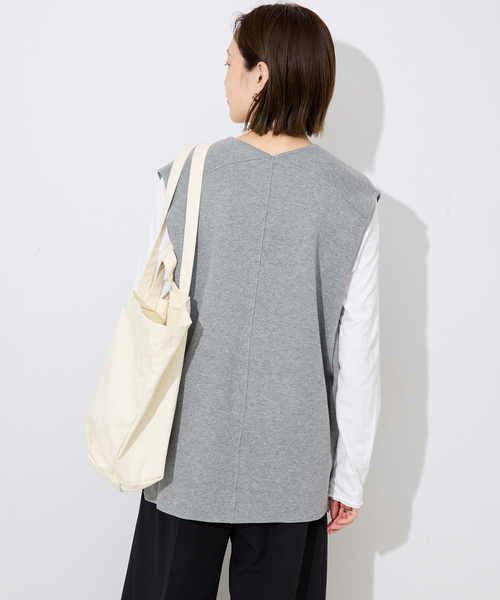 SLOBE IENA（スローブイエナ）の「《WEB限定/追加》ダブルフェイスコットンニットベスト（ベスト・レディース・ブラック/チャコールグレー・FREE）」の12枚目の写真