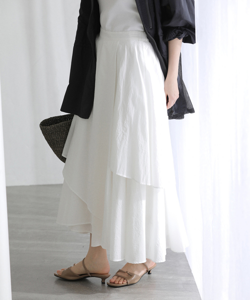 La TOTALITE(ラトータリテ)の「【洗える】シアーランダムフレアスカート(スカート・レディース・ホワイト/ライトグレー・38/36)」の2枚目の写真