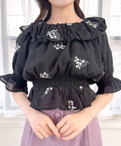 an another angelus(アンアナザーアンジェラス)の「アリッサム刺繍オフショルブラウス/fint フィント(シャツ/ブラウス・レディース・アイボリー/ラベンダー/ブラック・FREE)」の9枚目の写真