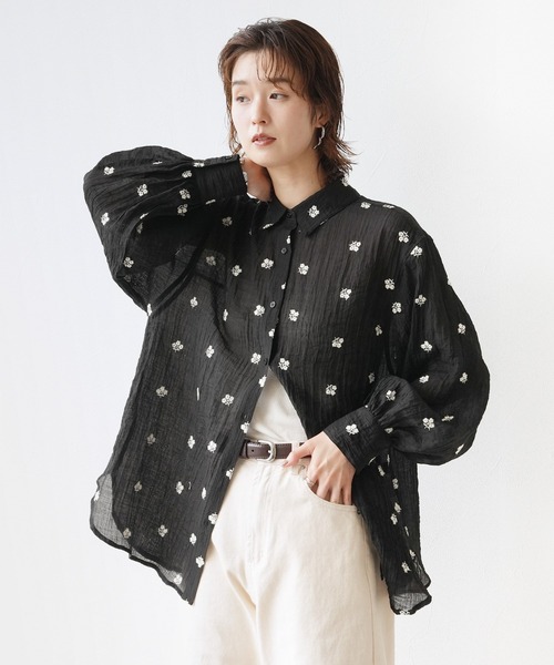 Yeoun(ヨウン)の「花柄刺繍ビッグシアーシャツ(シャツ/ブラウス・レディース・ブラック/オフホワイト・FREE)」の9枚目の写真