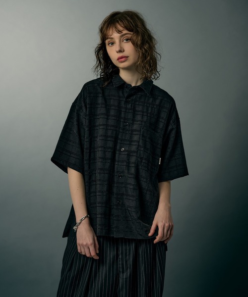 WETTEMPT(ウィテンプト)の「MATERIAL CHECK S/S SHIRT / マテリアルチェックS/Sシャツ(シャツ/ブラウス・メンズ・ブラック/ブラウン/グレー・LARGE/MEDIUM/SMALL)」の1枚目の写真