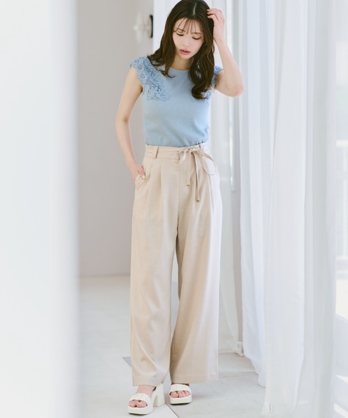 MISCH MASCH(ミッシュマッシュ)の「2026春夏新作 細リボンベルト付き2タックワイドパンツ(その他パンツ・レディース・ブラック/ベージュ/ブルー・S/M)」の4枚目の写真