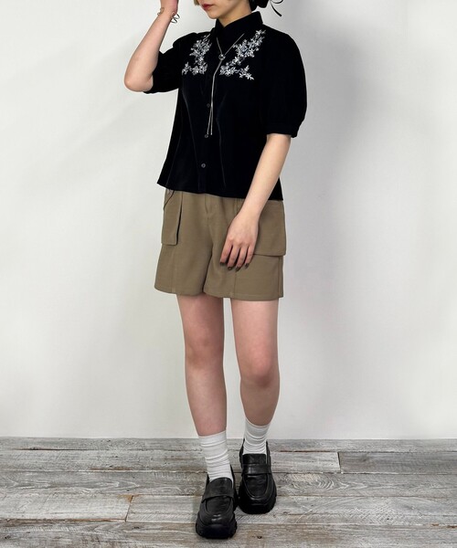 NICOLE CLUB(ニコル クラブ)の「センター切り替えショートパンツ(その他パンツ・レディース・ブラック/チャコールグレー・M)」の3枚目の写真