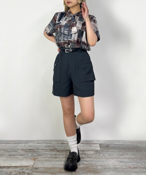 NICOLE CLUB(ニコル クラブ)の「センター切り替えショートパンツ(その他パンツ・レディース・ブラック/チャコールグレー・M)」の5枚目の写真