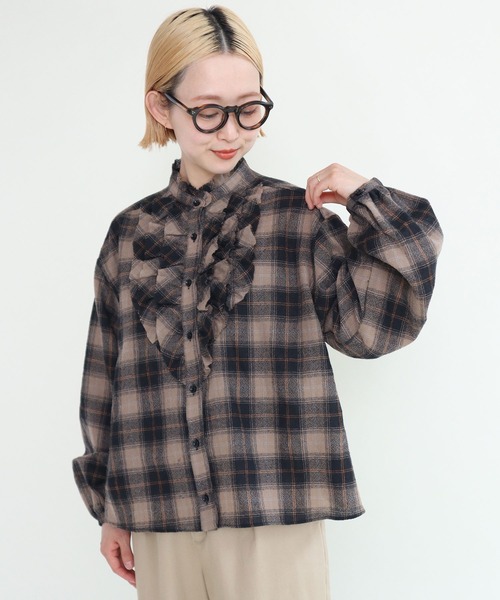 CHILD WOMAN（チャイルドウーマン）の「ウールリファインチェック スタンドフリルブラウス（シャツ/ブラウス・レディース・レッド/ブラック・FREE）」の2枚目の写真