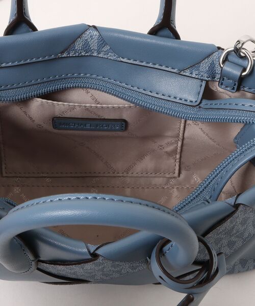 MICHAEL KORS(マイケルコース)の「SM EW TZ XBODY(ショルダーバッグ・レディース・ブルー系・FREE)」の4枚目の写真