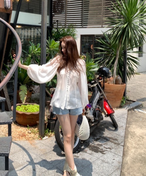 FAVORITO(ファヴォリート)の「パフスリーブリボンブラウス(シャツ/ブラウス・レディース・ブルー/ホワイト・F)」の17枚目の写真
