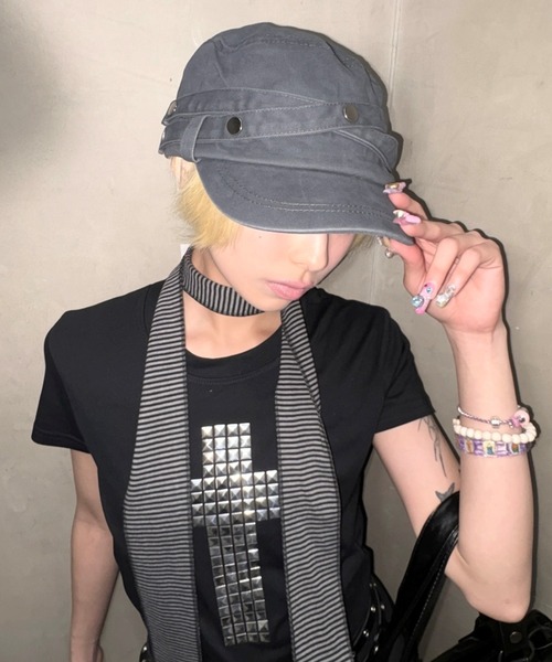 Never mind the XU(ネバーマインドザエックスユー)の「【Never mind the XU】double belt strap cap / 【ネバーマインド ザ エックスユー】ダブルベルトストラップワークキャップ<着用動画あり>(キャップ・メンズ・チャコール/ブラック・ONE SIZE)」の15枚目の写真