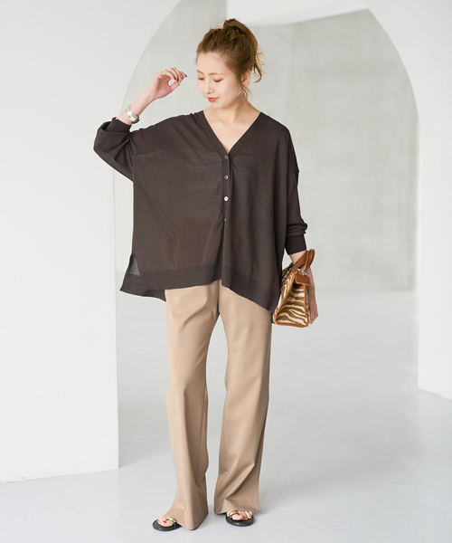 Spick & Span（スピックアンドスパン）の「《一部WEB限定 / 追加》ICE FINE Vネックカーディガン（カーディガン/ボレロ・レディース・ブラウン・FREE）」の3枚目の写真