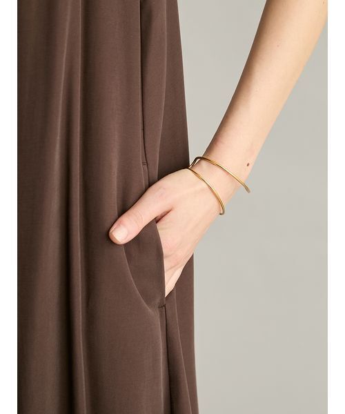 Mila Owen(ミラオーウェン)の「ベアSETボリュームフレアマキシワンピース(ワンピース・レディース・レッド/ブラック/ブラウン・0/1)」の17枚目の写真