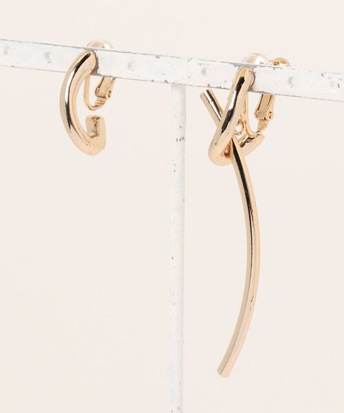 Scrap Book(スクラップブック)の「【Sea’ds mara】Asymmetry swing earring(イヤリング・レディース・シルバー/ゴールド・FREE)」の2枚目の写真