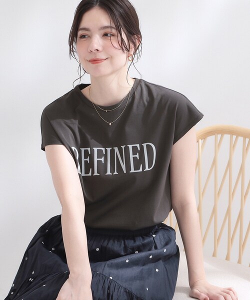 OPAQUE.CLIP(オペークドットクリップ)の「ロゴフレンチスリーブカットソー【洗濯機OK】(Tシャツ/カットソー・レディース・チャコールグレー/ホワイト/ブラウン系・00)」の2枚目の写真