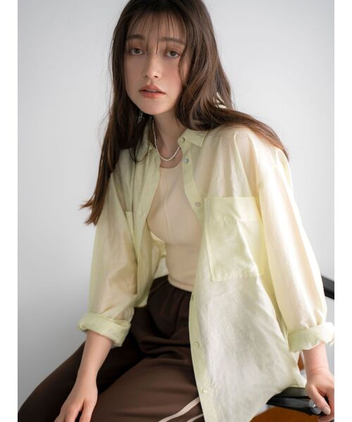 Ungrid(アングリッド)の「シアーバッグツイストデザインシャツ(シャツ/ブラウス・レディース・オフホワイト/グリーン/ブラウン・FREE)」の6枚目の写真