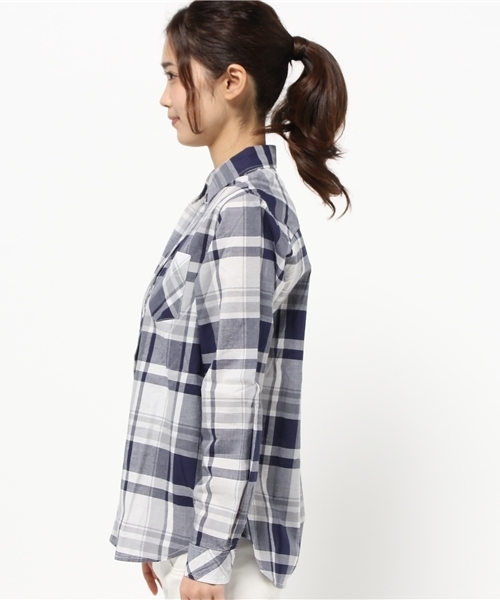 earth music&ecology（アースミュージックアンドエコロジー）の「【2016Summer】ビッグチェックシャツ（シャツ/ブラウス・レディース・ネイビー/ブラック・LARGE/MEDIUM）」の4枚目の写真