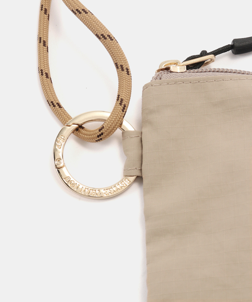 Deuxieme Classe(ドゥーズィエムクラス)の「BTN Pouch バッグ(ショルダーバッグ・レディース・ベージュ・FREE)」の6枚目の写真