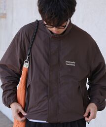 FFEIN（フェイン）の「お気に入り登録2.3万人突破！【FFEIN（フェイン）】撥水加工スタンドカラーナイロンジップアップジャケット / 撥水加工 ナイロン スタンド フルジップ 刺繍 ワンポイント ドローコード（ブルゾン）」