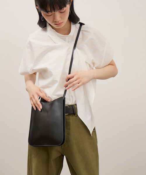 ADAM ET ROPE'（アダムエロペ）の「ダブルポケットミニショルダーバッグ（ショルダーバッグ・レディース・ブラウン系その他/ブラック・FREE）」の9枚目の写真
