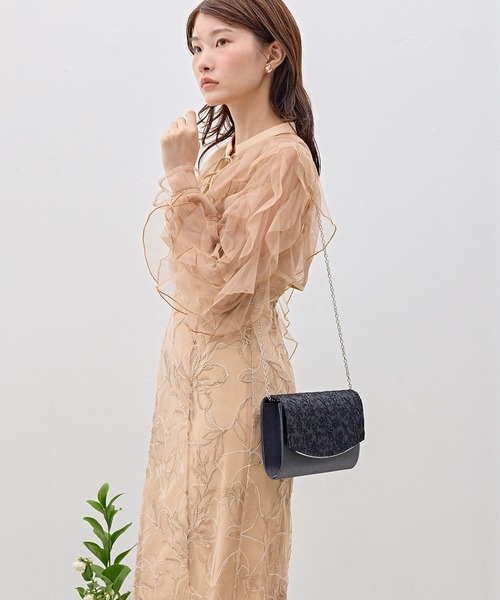 Kana(カナ)の「スパンコール繊細刺繍レースクラッチバッグ 結婚式 お呼ばれ オケージョン(クラッチバッグ・レディース・ベージュ/ブラック/シルバー・フリー)」の7枚目の写真