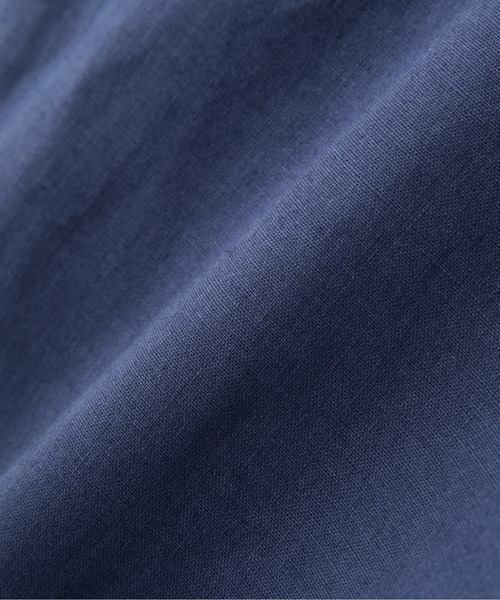 MHL.(エムエイチエル)の「SURFACE DYED COTTON LINEN(シャツ/ブラウス・メンズ・インディゴブルー/ライトブラウン・LARGE/MEDIUM/SMALL)」の4枚目の写真