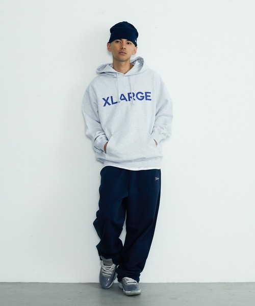 XLARGE(エクストララージ)の「【一部WEB限定】CURSIVE WIDE SWEAT PANTS(スウェットパンツ・メンズ・ブラック/アッシュ/ネイビー/グリーン・S/M/L/XL)」の10枚目の写真