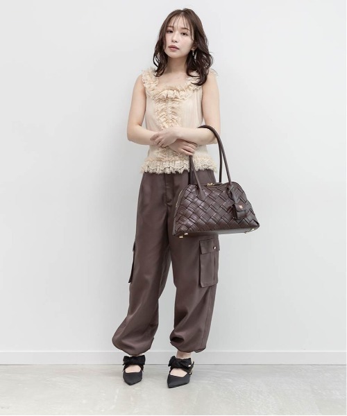 RANDA(ランダ)の「編み込みデザインショルダーバッグ(ショルダーバッグ・レディース・ブラウン/ブラック・L)」の4枚目の写真