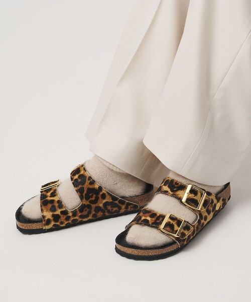 BIRKENSTOCK(ビルケンシュトック)の「【国内EXCLUSIVE】<BIRKENSTOCK>ARIZONA レオパード サンダル(サンダル・レディース・その他1・36/35/39/38/37)」の2枚目の写真