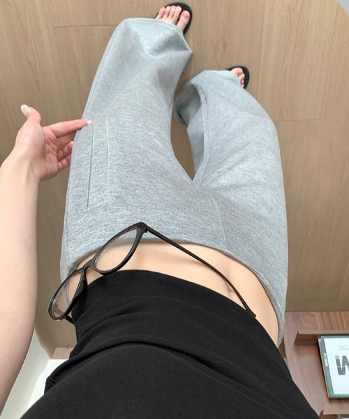 Mela(メラ)の「ストレッチスウェット ワイドフレアパンツ(スウェットパンツ・レディース・ブラック/ネイビー/グレー・L/M/S)」の14枚目の写真