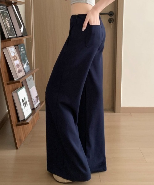 Mela(メラ)の「ストレッチスウェット ワイドフレアパンツ(スウェットパンツ・レディース・ブラック/ネイビー/グレー・L/M/S)」の4枚目の写真