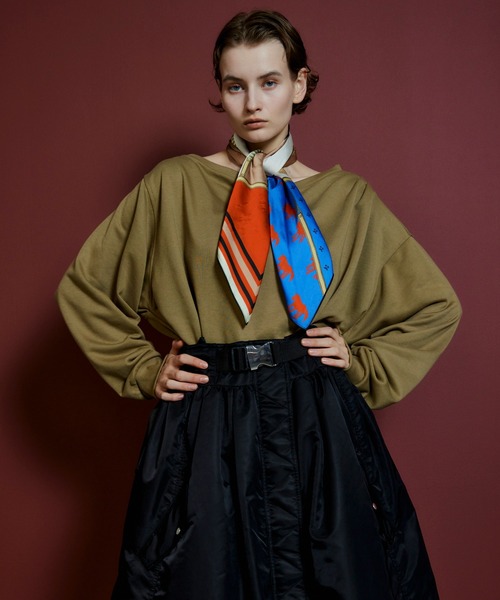 MAISON SPECIAL(メゾンスペシャル)の「【2026Autumn PRE-ORDER】2WAY Off-Shoulder Sweatshirt/2WAYオフショルスウェット(スウェット・レディース・グレー/カーキ/ブラック・FREE)」の3枚目の写真