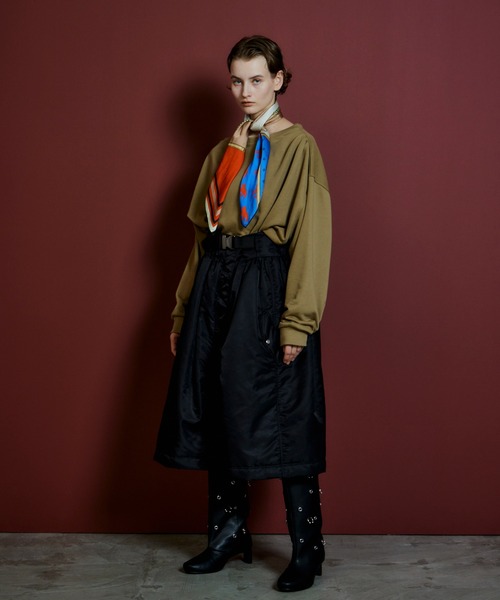 MAISON SPECIAL(メゾンスペシャル)の「【2026Autumn PRE-ORDER】2WAY Off-Shoulder Sweatshirt/2WAYオフショルスウェット(スウェット・レディース・グレー/カーキ/ブラック・FREE)」の16枚目の写真