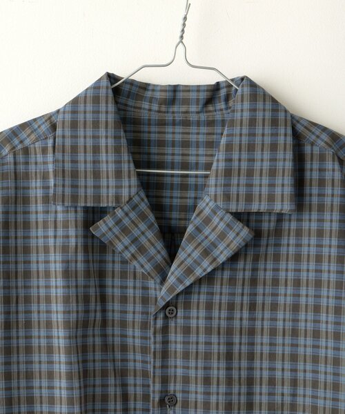 WHIMSIC(ウィムジック)の「【UNISEX】シアチェックオープンカラーシャツ(シャツ/ブラウス・メンズ・ブラック/ネイビー・FREE)」の4枚目の写真