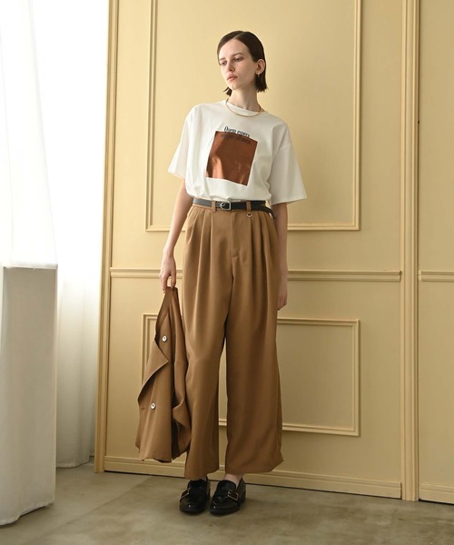 RAW FUDGE(ローファッジ)の「マットサテンタックボリュームパンツ(その他パンツ・レディース・ピンクベージュ/スミクロ/ベージュ・M)」の4枚目の写真